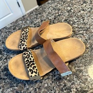 Vionic slide style sandle 8.5